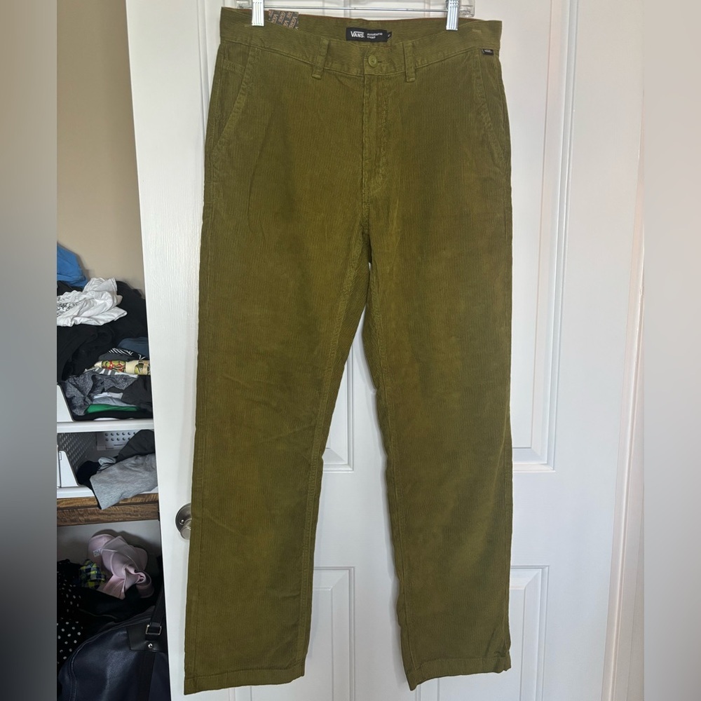 NWT Vans Army Green Men's Corduroy Pants size 32 relaxed fit